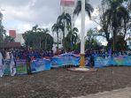 Ratusan-Buruh-Demo-di-Kantor-DPRD-Sumsel-Tolak-Tapera-dan-Omnibus-Law-Cipta-Kerja.jpg