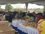 Minyak goreng dijual Rp 9 Ribu per liter, Ratusan Warga Muaradua Prabumulih Ramai Beli Sembako Murah