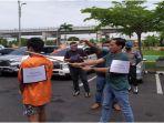 Rekonstruksi-pembunuhan-di-depan-Lorong-Garuda-Kelurahan-7-Ulu.jpg