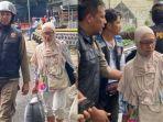 Rosmini-Emak-emak-Viral-Paksa-Minta-Sedekah-Ditangkap-di-Bogor-Terindikasi-ODGJ-Bakal-Rehabilitasi.jpg