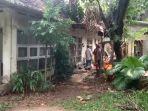 Rumah-Oma-Metia-putri-jenderal-polisi-yang-tinggal-di-rumah-nyaris-roboh.jpg