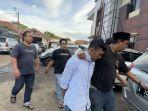 Saat-penangkapan-Ajat-penyewa-mobil-Brio-bos-rental-tewas-tertembak-terlihat.jpg