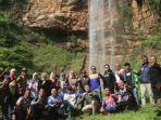 Sebelumnya-Dikeluhkan-Pengunjung-Pemkab-Lahat-Tinjau-Kondisi-Wisata-Air-Terjun-Gunung-Nyawe.jpg