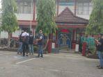 Sejumlah-petugas-kepolisian-di-depan-gedung-Rutan-kelas-IIB-Prabumulih-Jumat-1052024.jpg