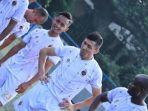 Sriwijaya-FC-Kedatangan-Pemain-Asing-Asal-Uzbekistan-dan-Prancis-Saat-Gelar-TC-di-Jakarta.jpg