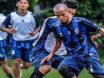 Sriwijaya-FC-saat-menggelar-latihan.jpg