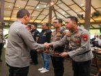Sukses-Ungkap-Kasus-Pembunuhan-Ibu-dan-Anak-di-Macan-Lindungan-PalembangTim-Gabungan-Dapat-Pin-Emas.jpg