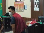 Terdakwa-Ipda-Aris-Candra-saat-menjalani-sidang-dakwaan.jpg