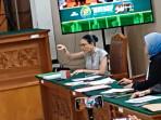 Terdakwa-Nikita-Mirzani-naik-pitam-usai-seorang-jaksa-perempuan-mengingatkannya.jpg