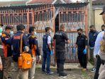 Tim-gabungan-polisi-mendatangi-rumah-satu-keluarga-tewas.jpg