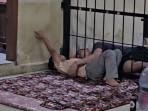 Video-mengharukan-yang-memperlihatkan-seorang-tahanan-memeluk-anaknya.jpg
