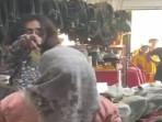 Viral-Anggota-Jatanras-Polda-Sumsel-Cek-cok-dengan-Ibu-ibu-di-Ruko-Diselidiki-Propam.jpg