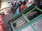 Viral-Mobil-Tabrak-Gerobak-Model-dan-Motor-di-Sako-Palembang-Kendaraan-Hancur-Pembeli-Luka.jpg