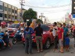 Viral-Video-Wanita-Naiki-Kap-Mobil-yang-Berjalan.jpg