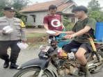 Wujud-Kepedulian-Personel-Polsek-Rambang-Muara-Enim-Rutin-Bagikan-Nasi-Kotak-Setiap-Jumat.jpg