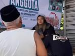 Yai-Mim-berinisiatif-menyampaikan-permintaan-maaf-secara-langsung-kepada-tetangganya-Sahara-d.jpg