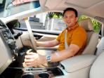 ahok-naik-mobil.jpg
