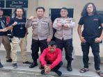 anggota-unit-i-subdit-iii-jatanras-polda-sumsel-menangkap-buronan-kasus-penganiayaan.jpg