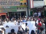 bawaslu-prabumulih-didemo.jpg