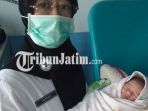 bayi-yang-ditemukan-di-tempat-sampah-di-lamongan_20180610_021052.jpg
