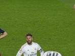 bek-sekaligus-kapten-real-madrid-sergio-ramos-tengah-diganjar_20160403_073851.jpg