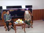 bupati-lahat-cik-ujang-diwawancara-kepala-newsroom-sripo-tribun-sumsel-hj-l-weny-ramdiastuti.jpg