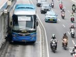 bus-angkutan-perbatasan-terintegrasi-bus-transjakarta_20160612_131857.jpg