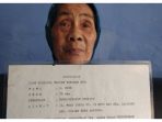 cicih-menunjukan-surat-waris-dari-suaminya_20180222_210113.jpg