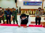 deklarasi-damai-dan-penandatanganan-pakta-integritas-pilkades-muara-enim-2021.jpg