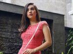 dikenal-ramah-ini-yang-dilakukan-calon-istri-ammar-zoni-irish-bella-saat-dapat-hadiah-dari-fans.jpg
