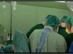 dokter-rsmh-palembang-melakukan-operasi-caesar-kelahiran-bayi-kembar-siam-jumat-1412022.jpg