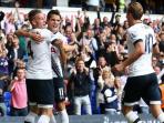 erik-lamela-dan-harry-kane-merayakan-gol-tottenham-hotspur-ke-gawang-manchester-city_20150926_205406.jpg