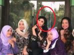 foto-ibu-ibu-di-belakang-aneh_20171218_222105.jpg