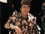 gatot-brajamusti-ketika-menjalani-persidangan-kasus.jpg