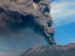 gunung-raung-muntahkan-vulkanik_20150803_114639.jpg
