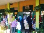 hari-pertama-masuk-sekolah-di-madrasah-ibtidaiyah-i-teladan_20160718_093816.jpg
