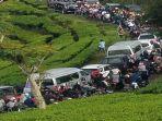 jalan-ke-gunung-dempo-pagaralam-macet.jpg