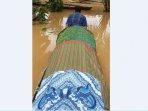 jenazah-banjir-di-oku.jpg