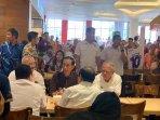 jokowi-di-restoran-transmart.jpg