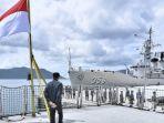 jokowi-tinjau-kapal-perang123.jpg