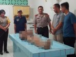 kapolres-oku-akbp-dra-ni-ketut-widayana-sulandari-didampingi-kasat-reskrim-akp-alex-andrian-skom_20180512_232604.jpg