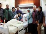 keluarga-besar-berfoto-bersama-cucu-kedua-presiden-susilo-bambang-yudhoyono.jpg