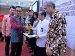 kepala-kantor-wilayah-djpb-sumsel-sudarso-memberikan_20180605_204707.jpg
