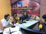 ketua-kwarda-pramuka-mukti-sulaiman-bersama-rusli-nawi-dan-amriadi_20150811_132020.jpg
