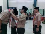 ketua-kwarda-sumsel-h-mukti-sulaiman-melepaskan.jpg