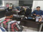 korban-pencurian-saat-melapor-ke-spkt-polrestabes-palembang-senin-7122020.jpg