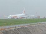 kronologi-pesawat-lion-air-tergelincir-di-bandara-radin-inten-ii-lampung-terbang-dari-batam.jpg