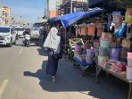 lapak-penjual-kue-kering-di-pasar-tebing-tinggi-kabupaten-empat-lawang.jpg