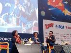 mira-lesmana-riri-riza-dan-dennis-adhiswara-di-sela-acara-popcon-asia-2015_20150808_215816.jpg