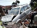 mobil-tabrak-makam1234.jpg